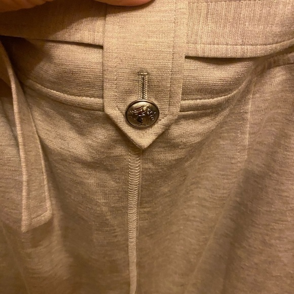 St JOHN CASUAL SKIRT TAN IN COLOR WITH POCKETS SIZE 12 - Picture 8 of 10